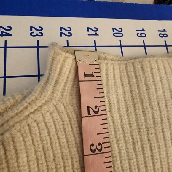 Rails Claudia Sweater Cream & Navy Stripe NWOT Med Some bleeding/pilling - Picture 8 of 14